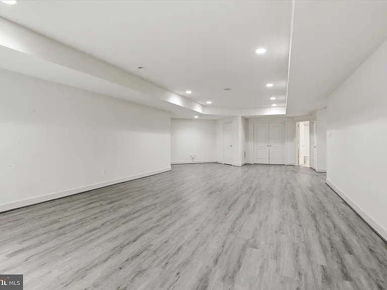 23059 Bronstein Ln — Photo 62