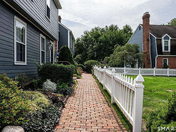3rd image of 23 Esterly Farms Road #23
