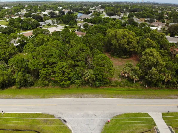 1841 SE Berkshire Blvd, Port Saint Lucie, FL 34952