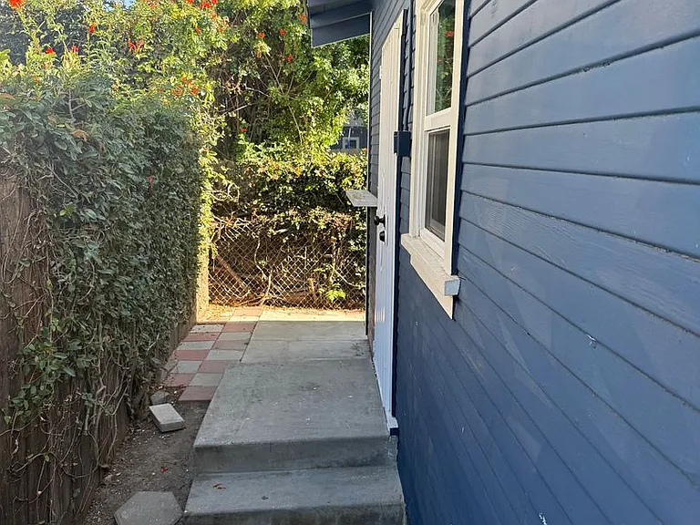 792 Newport 3516 #18 — Photo 24