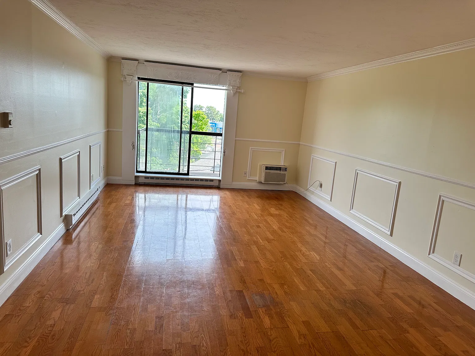 1 bed, 600 sqft, $1,990 — Photo 4