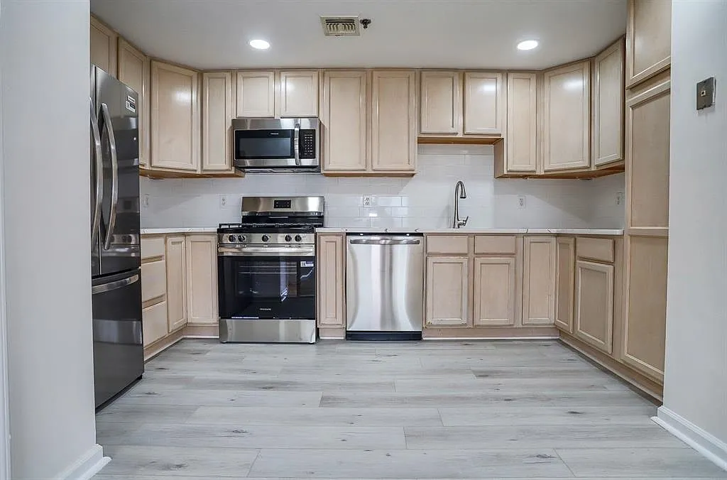2 bed, 2.0 bath, $4,500 — Photo 2