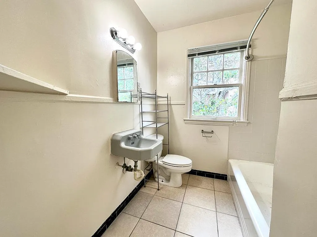 1 bed, 1.0 bath, 600 sqft, $1,350 — Photo 3