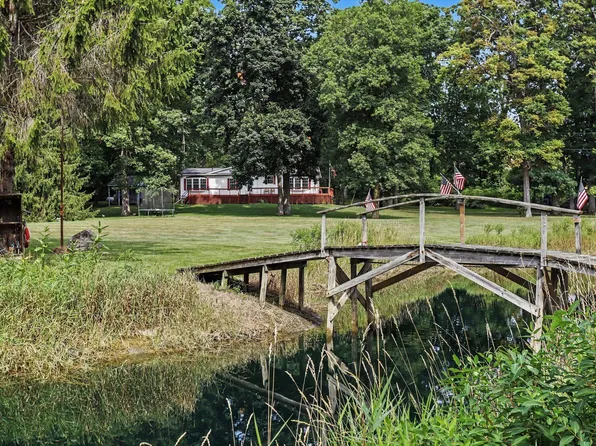 18576 T Dr S, Tekonsha, MI 49092