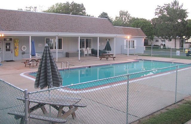 1st image of 109 Camino Roble