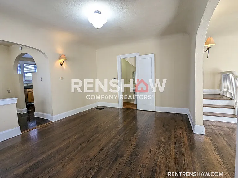 662 S McLean Blvd — Photo 3