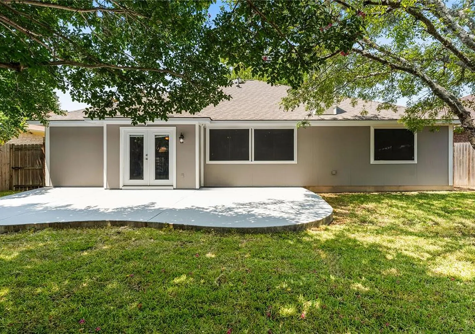One Story - 4 Bedroom Home in Round Rock! — Photo 2