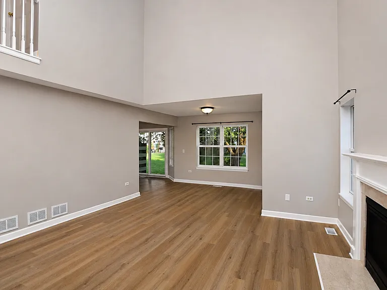 651 Lancaster Cir — Photo 9