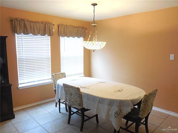 4th image of 517 Oregano St