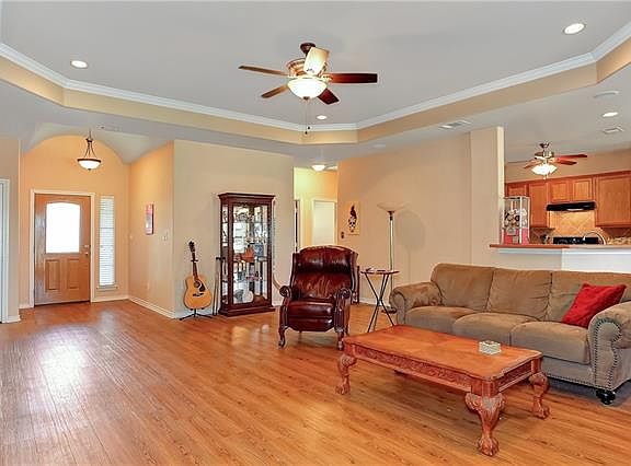 3rd image of 3133 Rivercrest Dr