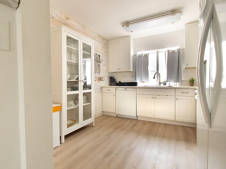 5245 Coldwater Canyon Ave #C — Photo 14