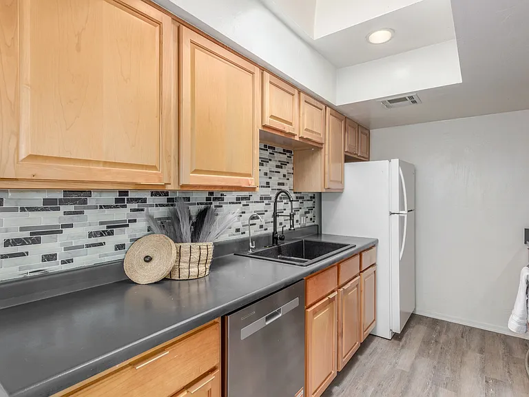 455 W Kelso St #239 — Photo 5