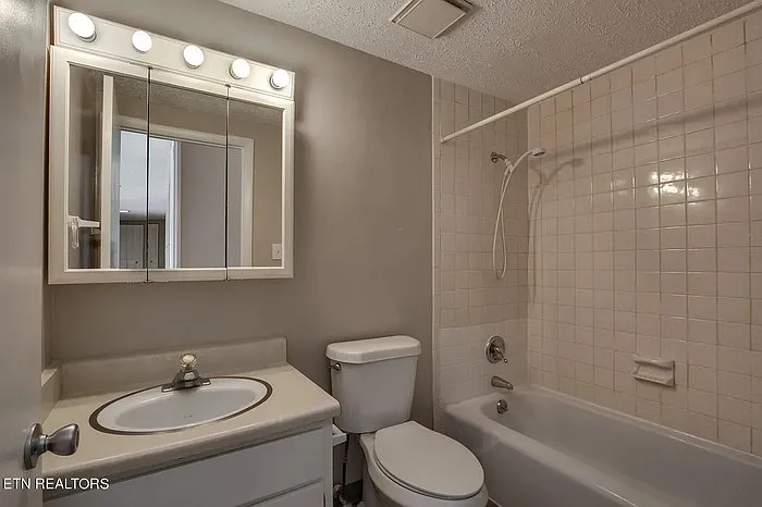 400 Dublin Dr — Photo 11