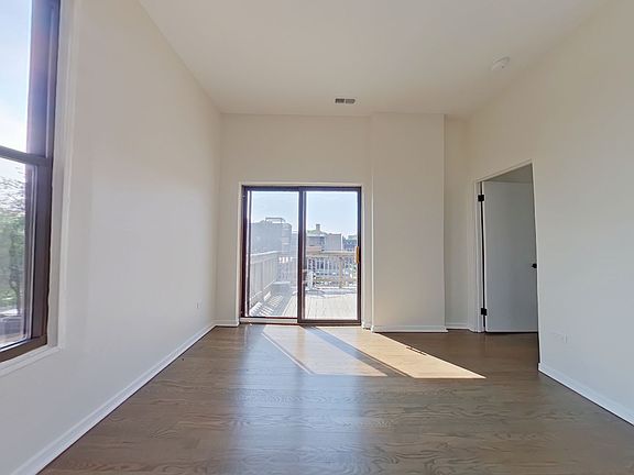 3rd image of 2612 N Halsted St APT 3RS