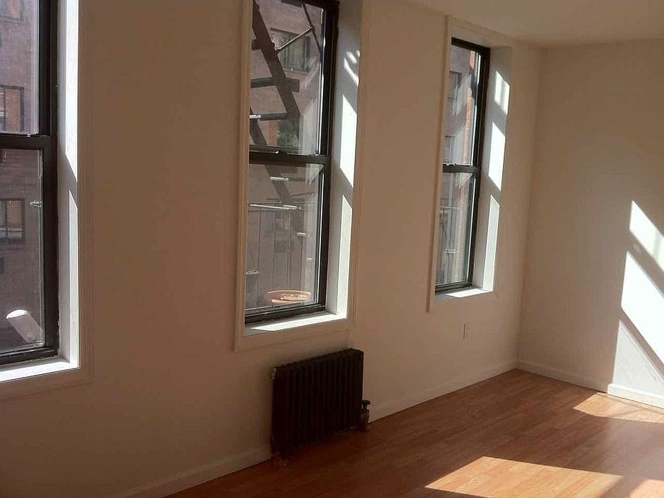 1st image of 248 Mulberry St APT 2