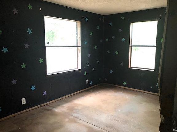 5th image of 6203-6207 Iriquois Dr