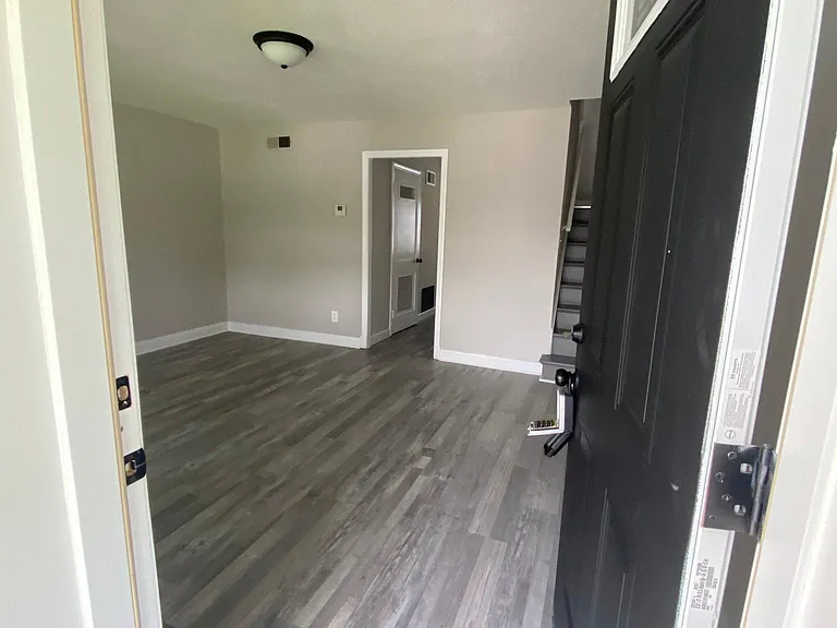7431 Holabird Ave — Photo 4
