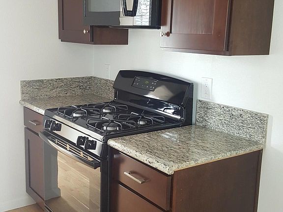 2nd image of 1383 N Altadena Dr