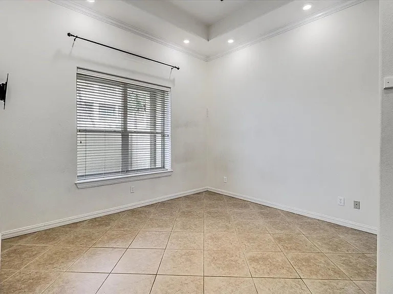 14910 Leeward Dr #304 — Photo 30