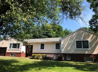 40 Carlton Rd, Monsey, NY 10952