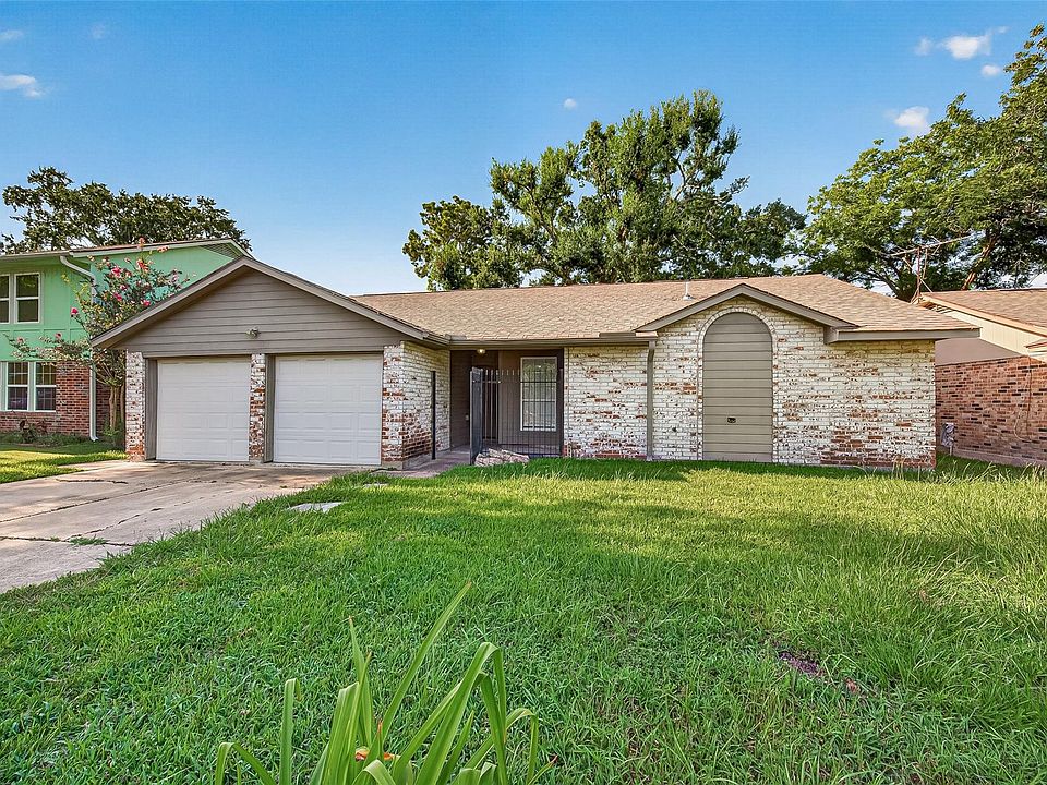 1st image of 19326 Leafwood Ln