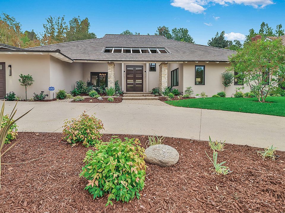 1st image of 31542 Rustic Oak Dr