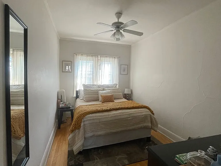 Newport Manor — Photo 101
