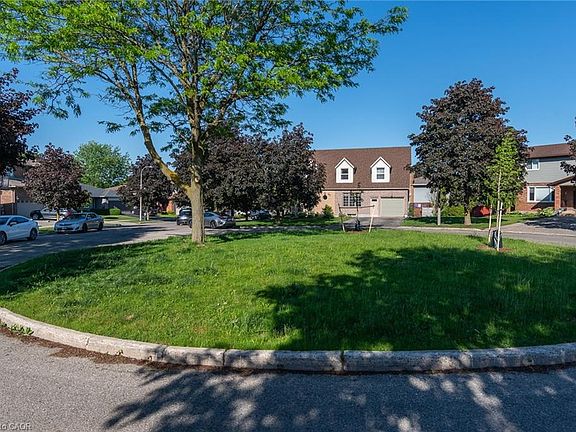 3rd image of 31 Windermere Ct