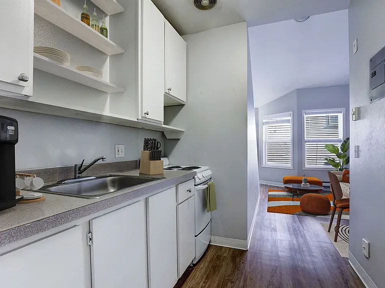 Ludlow Apartments — Photo 33