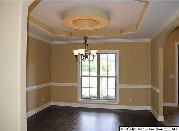 3rd image of 60 Millers Farm Dr