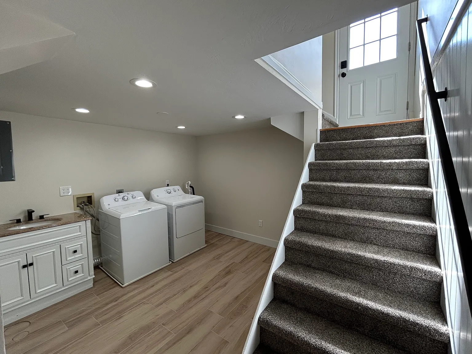 6 bed, 2100 sqft, $1,200 — Photo 4