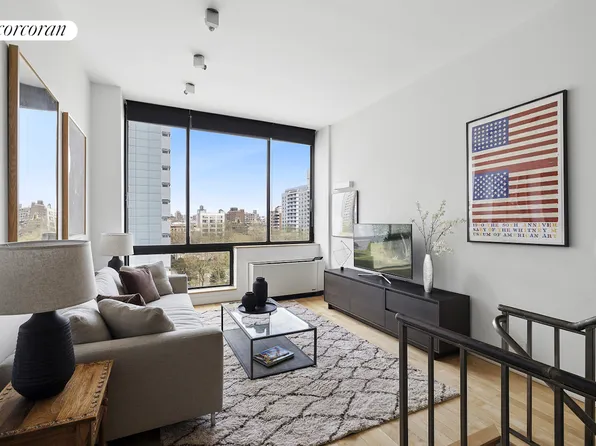 77 Bleecker Street 810 image 1 of 8
