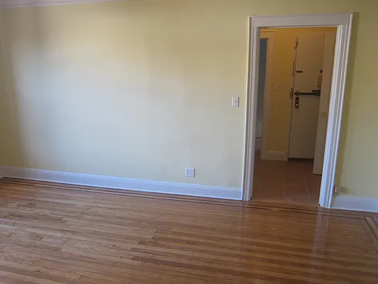 Rented by Realty 2000 Corp | media 7