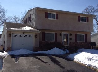 29 Exeter St, Old Bridge, NJ 08857