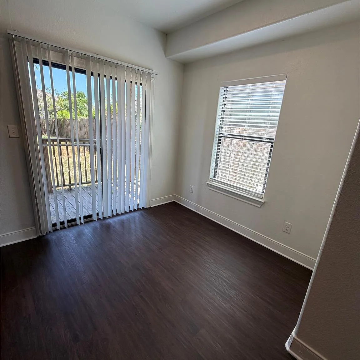 3 bed, 2.5 bath, 1273 sqft, $1,695 — Photo 4