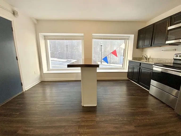 11 E Saratoga St — Photo 3