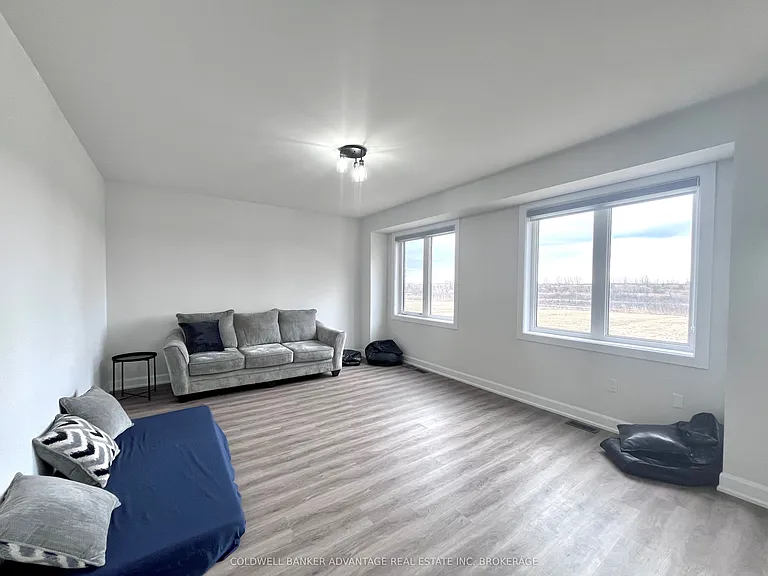 714 Daimler Pkwy — Photo 9