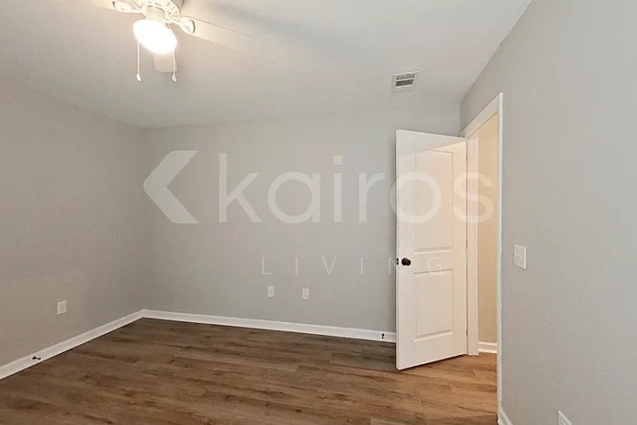 132 Cottage Grove Rd — Photo 10
