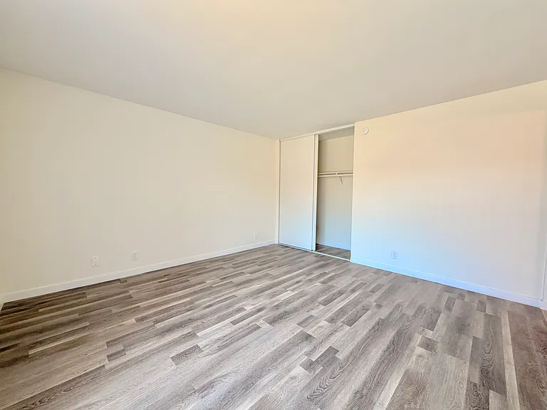 120 W Grand Ave #102 — Photo 9
