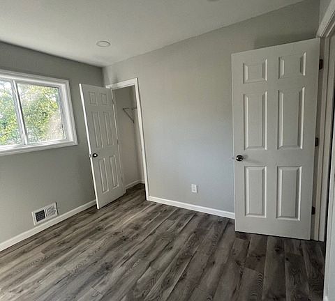 3rd image of 188 Sterling St