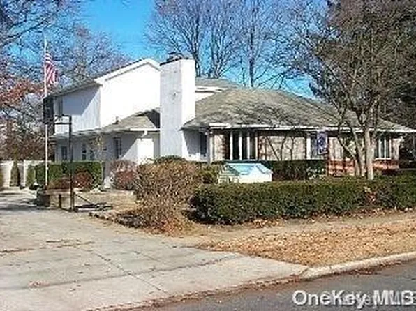 407 Jackson Street, Oceanside, NY 11572