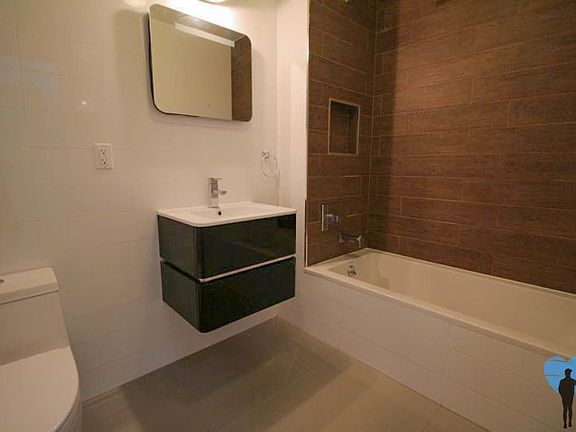 5th image of 149 Clarkson Ave APT 3F