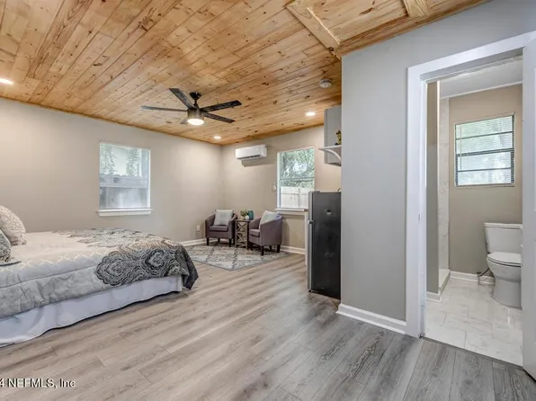 4832 LAWNVIEW Street, Jacksonville, FL 32205