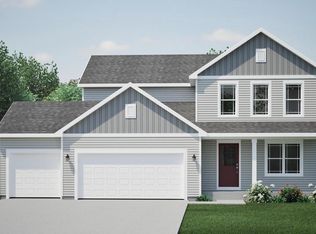 695 Stonefield Ln, Whitewater, WI 53190