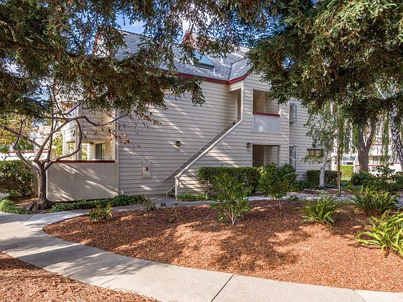 2nd image of 1704 Chelsea Way