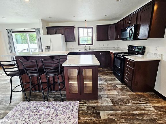 5th image of 2151 Rosebrier Dr