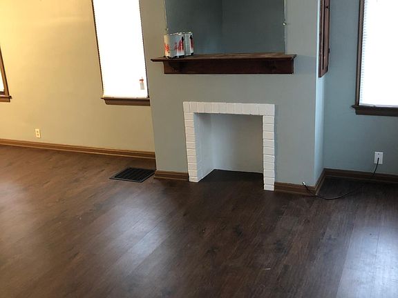 3rd image of 168 N 10th St