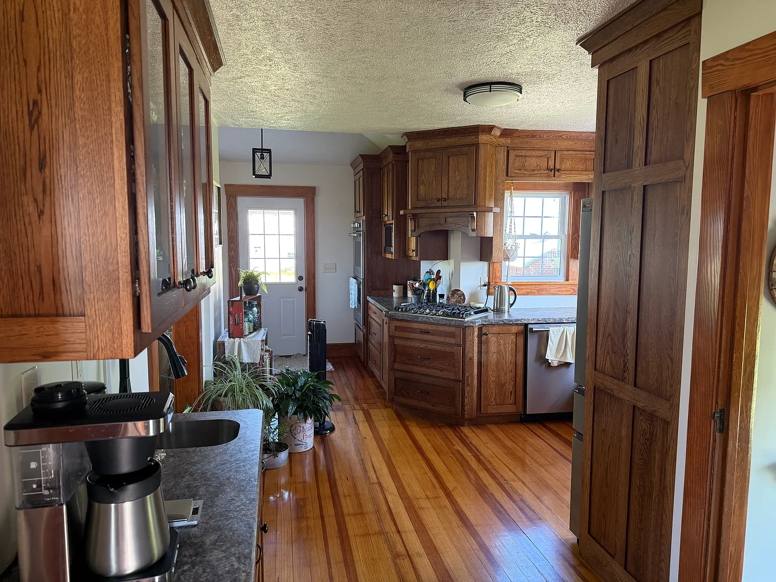 5 bed, 1568 sqft, $1,800 — Photo 4