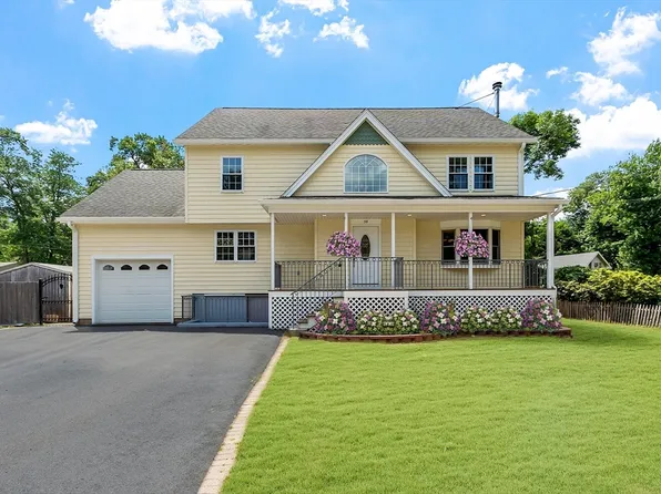 38 Fairmeadow Rd, Wilmington, MA 01887