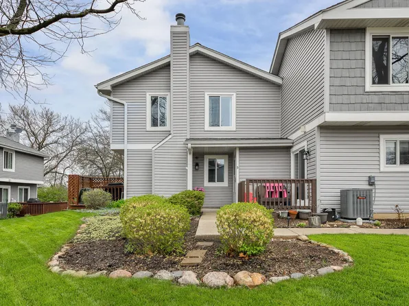 2458 Brunswick Cir APT B, Woodridge, IL 60517